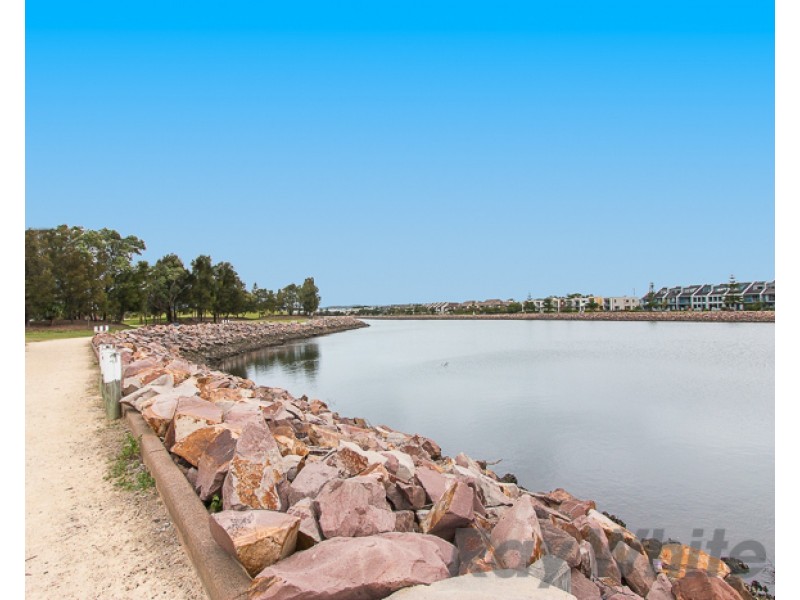 2/12 McCann Court, Carrington NSW 2294