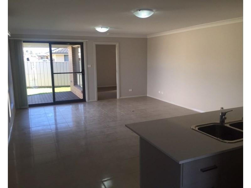 18 Sapphire Drive, Rutherford NSW 2320