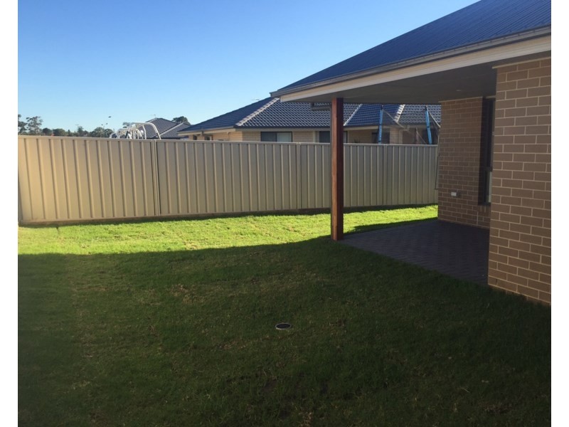 18 Sapphire Drive, Rutherford NSW 2320