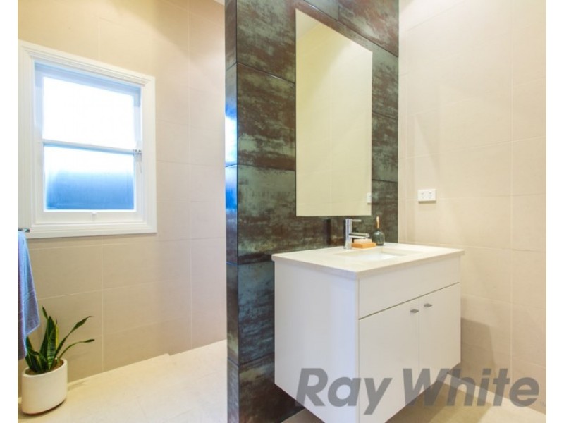 50 Jenner Parade, Hamilton South NSW 2303