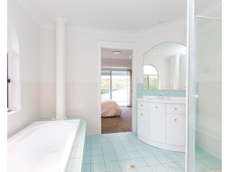 27 Burwood Road, Whitebridge NSW 2290