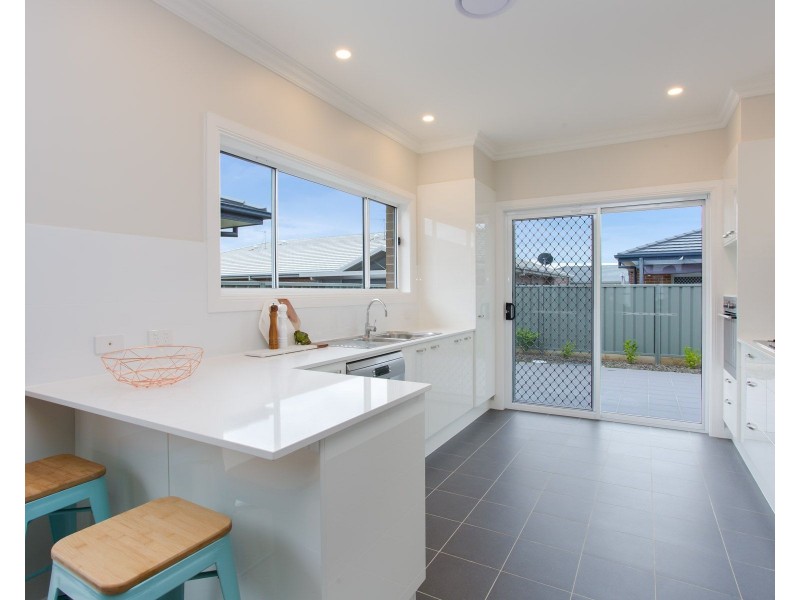 5 Heron Circuit, Fullerton Cove NSW 2318