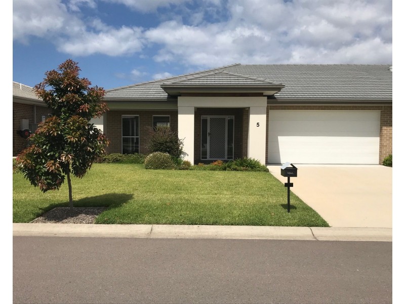5 Heron Circuit, Fullerton Cove NSW 2318