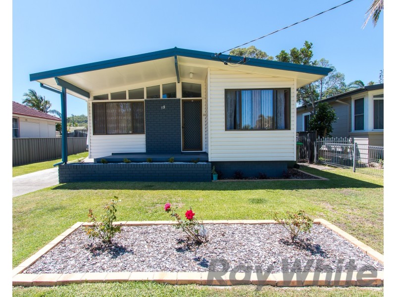 19 Cassia Crescent, Gateshead NSW 2290