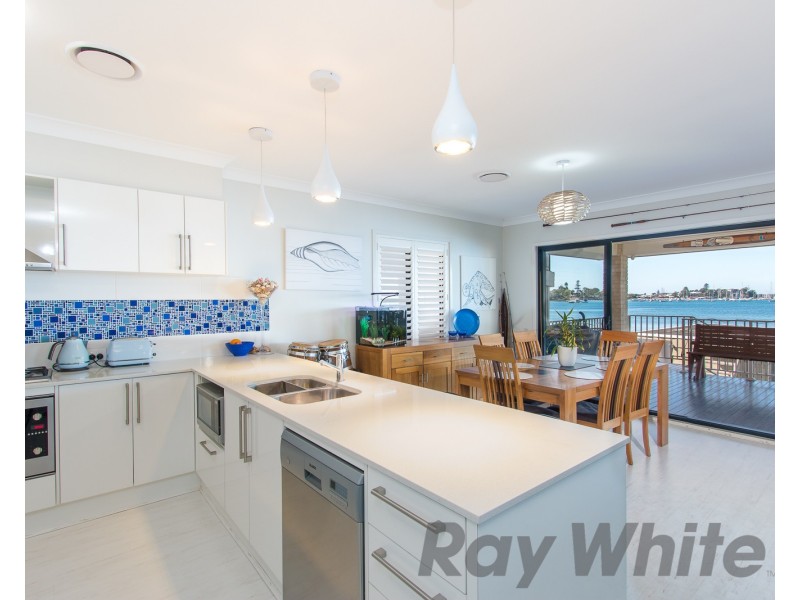 18 Ross Street, Belmont NSW 2280
