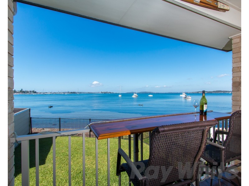 18 Ross Street, Belmont NSW 2280