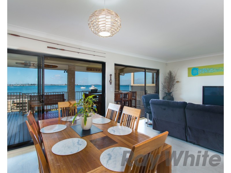 18 Ross Street, Belmont NSW 2280