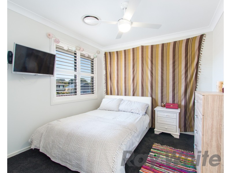 18 Ross Street, Belmont NSW 2280