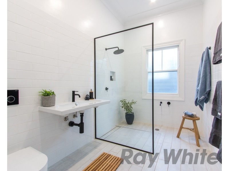 160 Denison Street, Hamilton NSW 2303