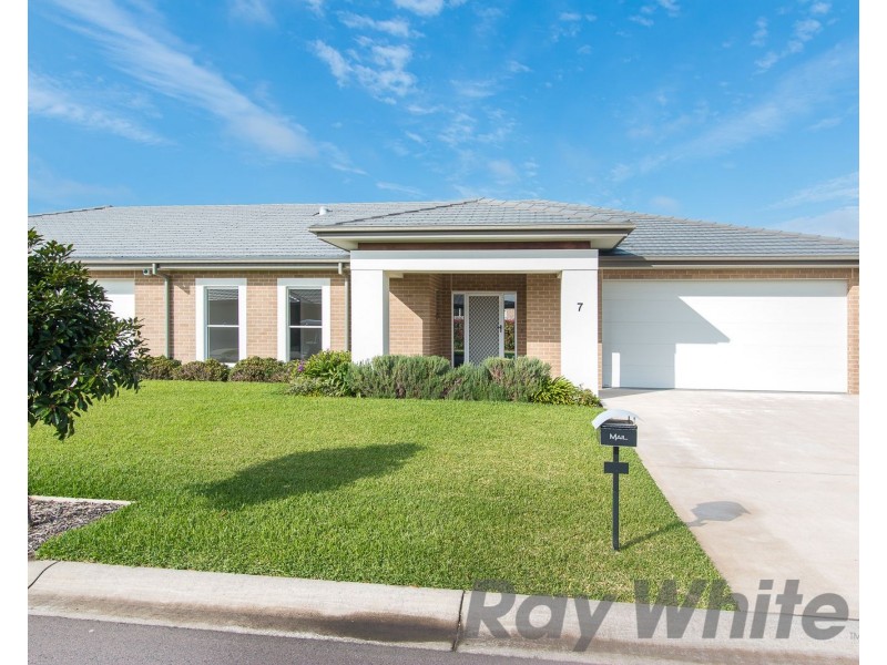 7 Heron Circuit, Fullerton Cove NSW 2318