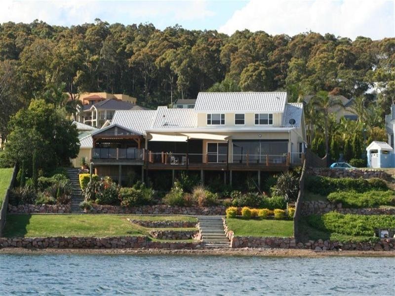 156 Ross Street, Belmont NSW 2280