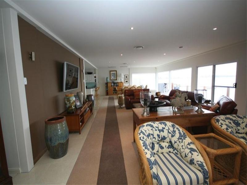 156 Ross Street, Belmont NSW 2280