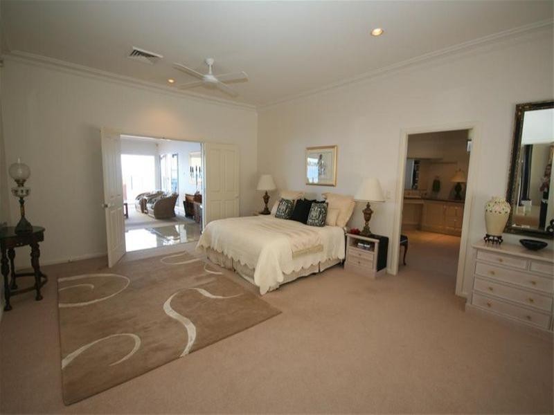 156 Ross Street, Belmont NSW 2280