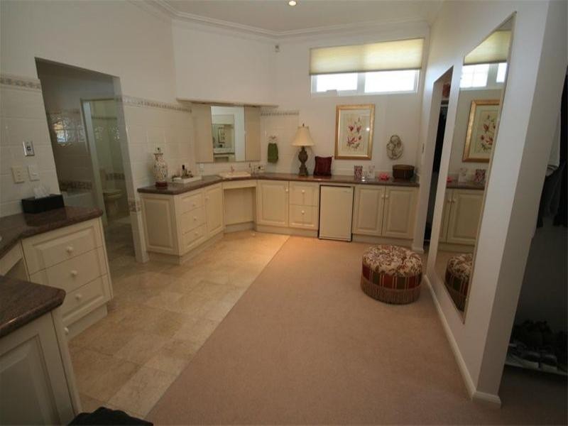 156 Ross Street, Belmont NSW 2280