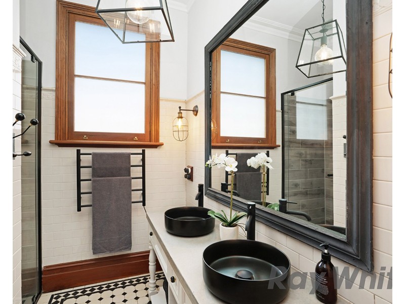 3 Buchanan Street, Hamilton NSW 2303