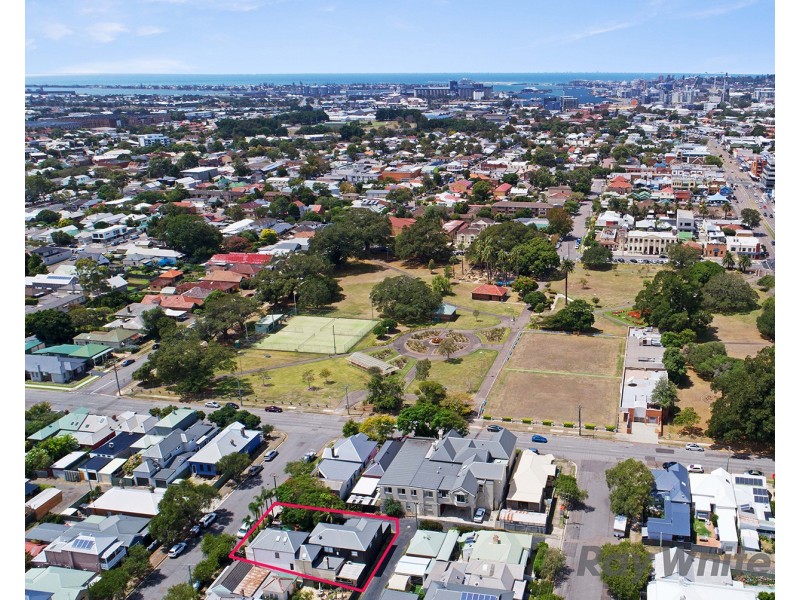 3 Buchanan Street, Hamilton NSW 2303