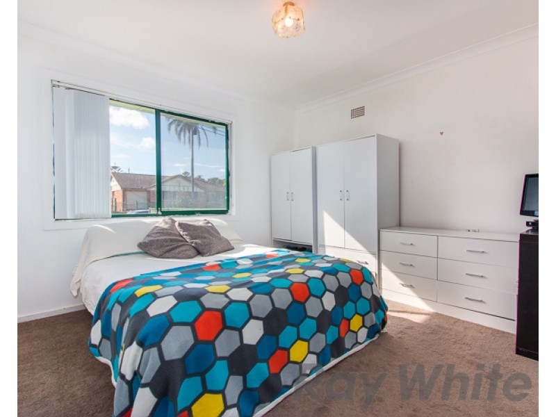 16 Cassia Crescent, Gateshead NSW 2290