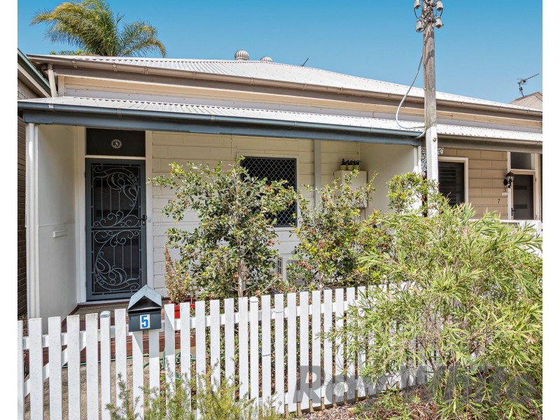 5 Eva Street, Hamilton NSW 2303