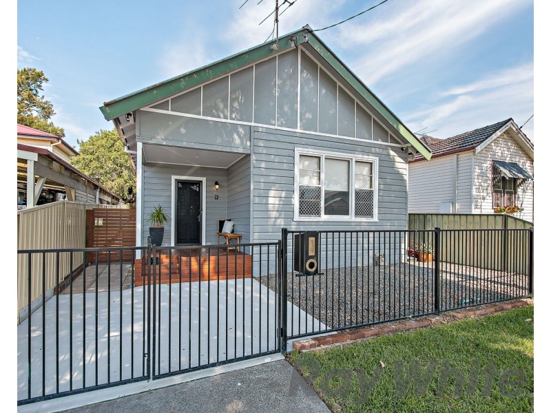 9 Berkeley Street, Mayfield NSW 2304