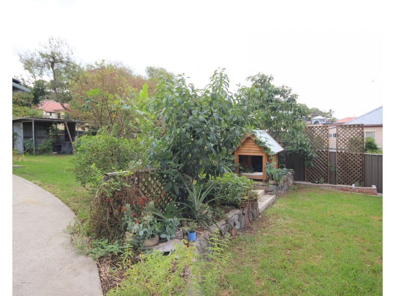 93 Wommara Avenue, Belmont North NSW 2280