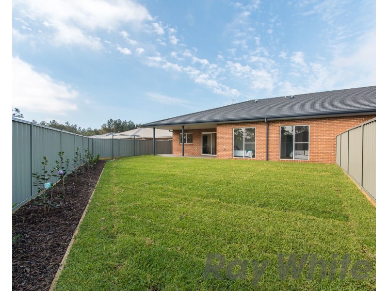 16 Cockatoo Court, Fullerton Cove NSW 2318