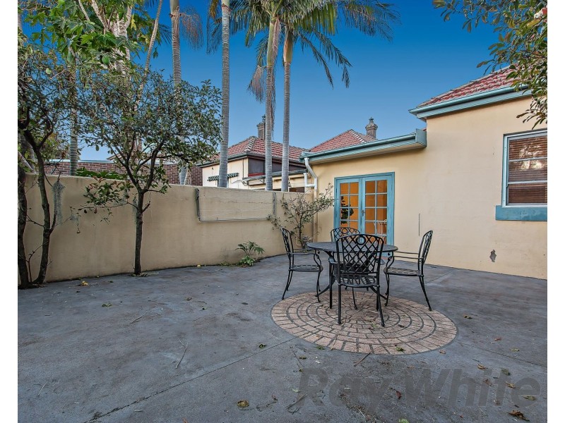 38 Lawson Street, Hamilton NSW 2303