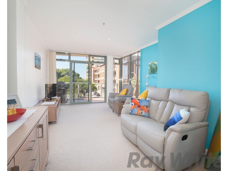 302/26 Pacific Street, Newcastle NSW 2300