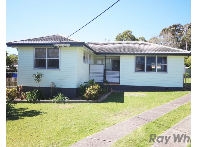 5 Pine Place, Gateshead NSW 2290