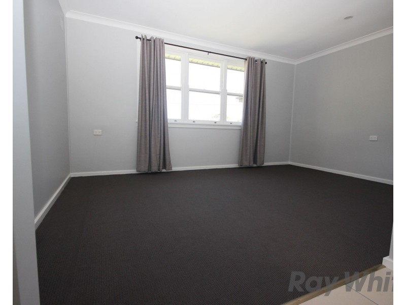 5 Pine Place, Gateshead NSW 2290