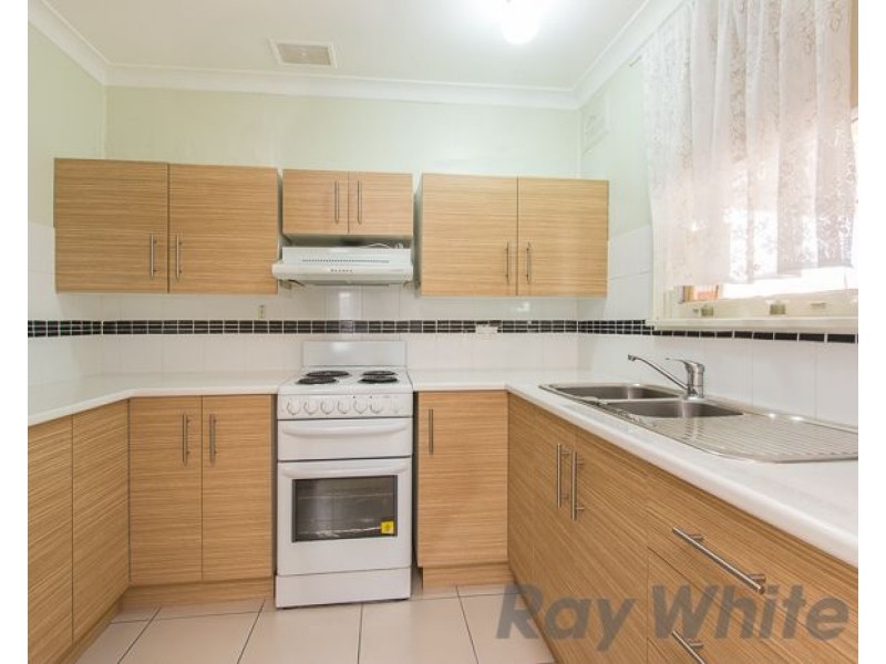 5 Pine Place, Gateshead NSW 2290