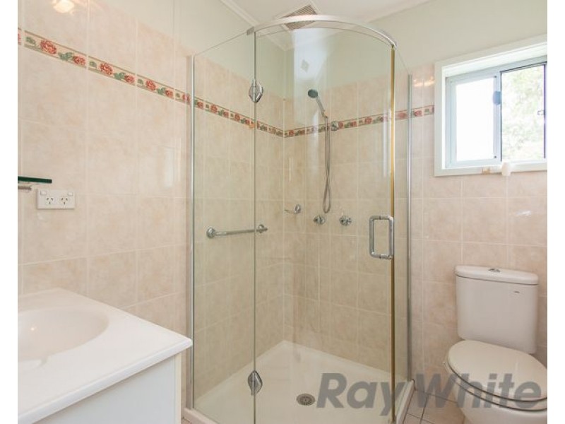 5 Pine Place, Gateshead NSW 2290