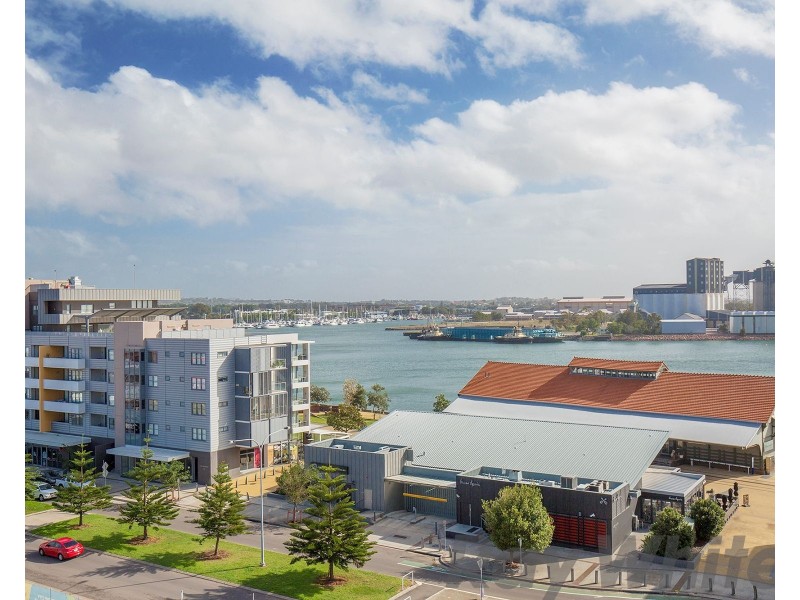 605/14 Honeysuckle Drive, Newcastle NSW 2300