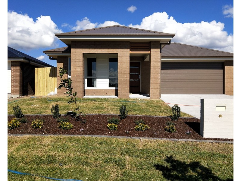61 Barr Promenade, Thornton NSW 2322