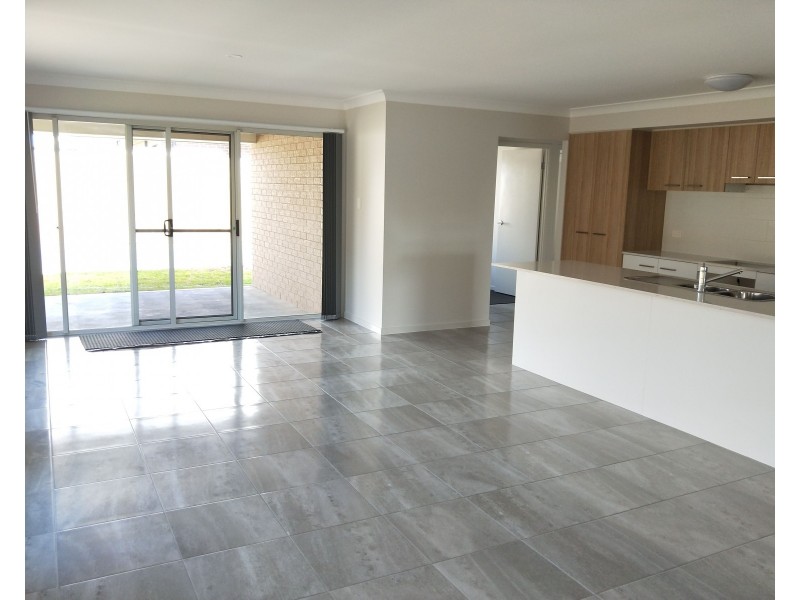 61 Barr Promenade, Thornton NSW 2322