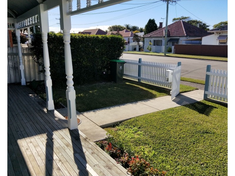 24 Steel Street, Hamilton NSW 2303