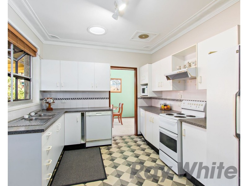 12 Regal Way, Valentine NSW 2280