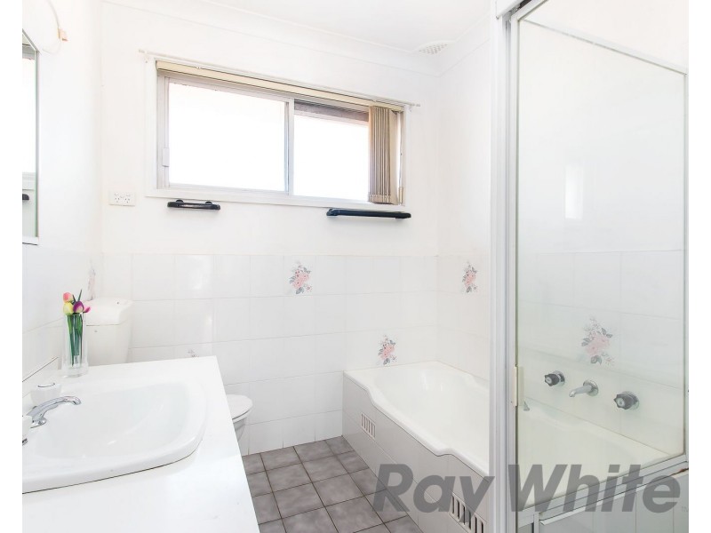 12 Regal Way, Valentine NSW 2280