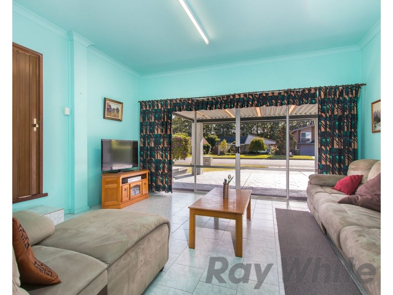 12 Regal Way, Valentine NSW 2280