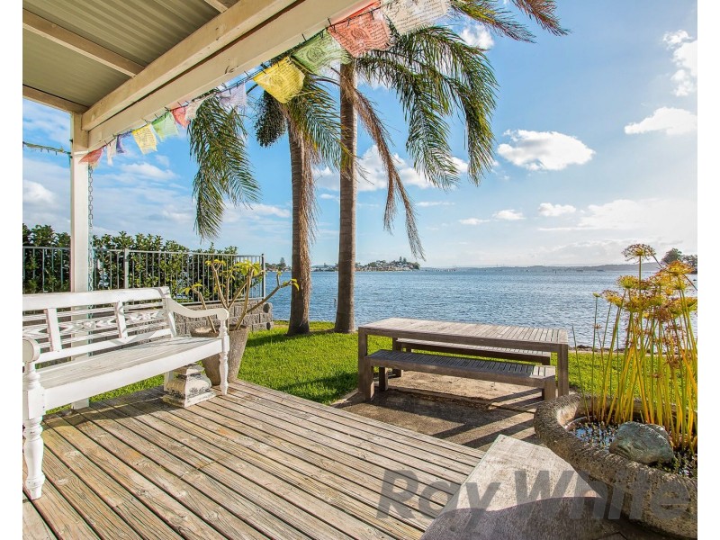 5 New Street, Belmont South NSW 2280