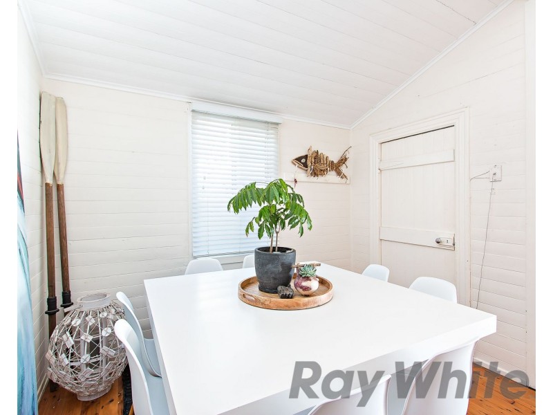 5 New Street, Belmont South NSW 2280