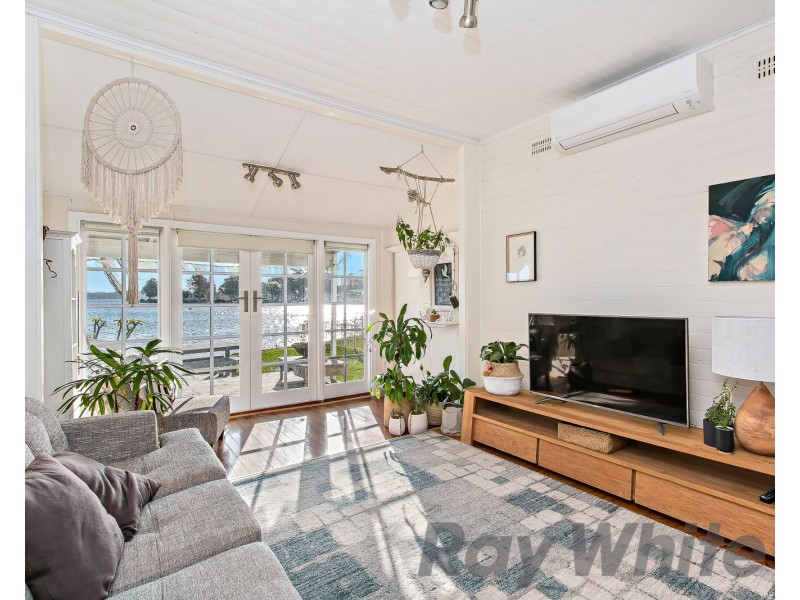 5 New Street, Belmont South NSW 2280