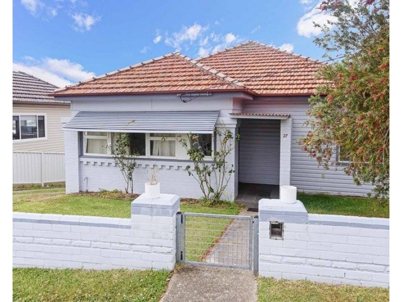 27 Brisbane Water Road, Adamstown Heights NSW 2289