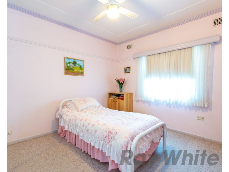 21 Lugar Street, Kotara South NSW 2289