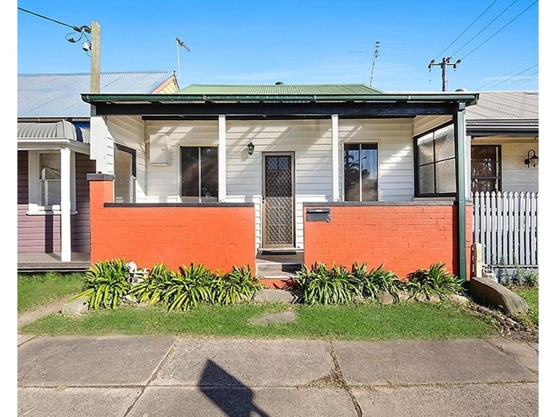 3 Bourke Street, Carrington NSW 2294