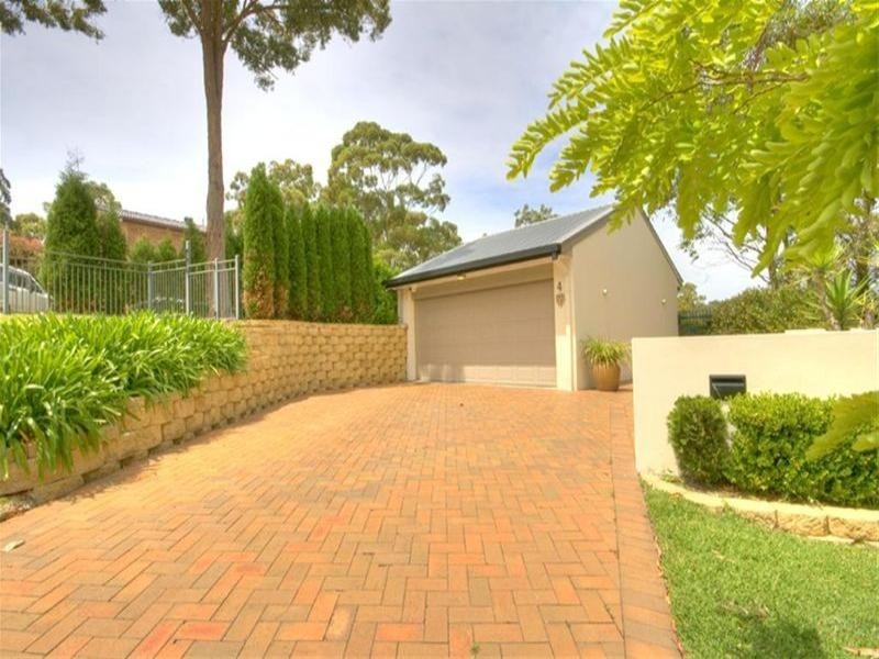 4 Holly Circuit, New Lambton Heights NSW 2305