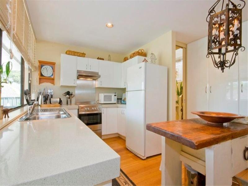 4 Holly Circuit, New Lambton Heights NSW 2305