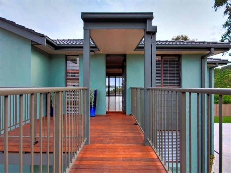 11 Winterlake Road, Warners Bay NSW 2282