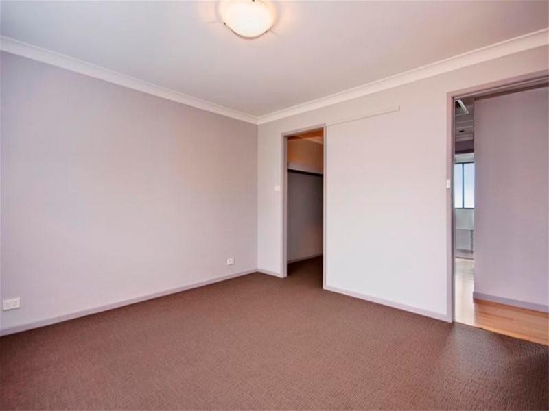 11 Winterlake Road, Warners Bay NSW 2282