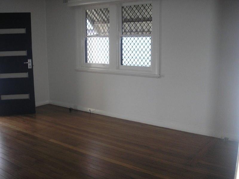 4 Gulliver Street, Hamilton NSW 2303