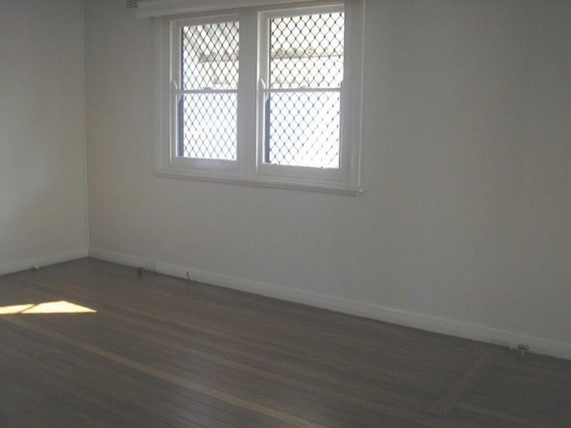 4 Gulliver Street, Hamilton NSW 2303